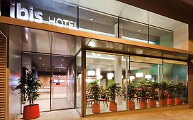 Hotel Ibis Barcelona Centro Exterior photo