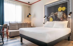 Hotel Ibis Styles Barcelona Sant Joan Despí Exterior photo